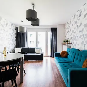 Big - Atal Towers - 3 - Private Parking Place Apartament